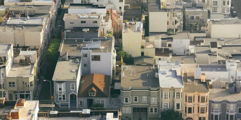 国际化域名（IDN）注册全攻略：多语言字符域名的选择、解析与潜在风险