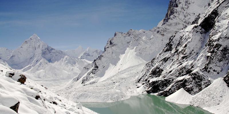 域名注册与商标保护的协同策略：如何通过网站托管、虚拟主机和DNS服务规避品牌侵权风险