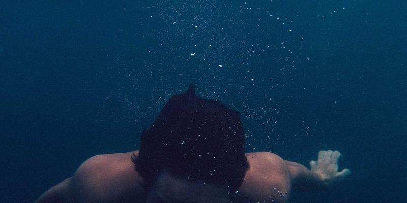 域名注册与投资指南：深度解析过期域名删除与赎回期策略