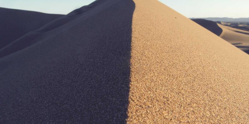 域名注册进阶指南：从虚拟主机到云服务器的战略选择